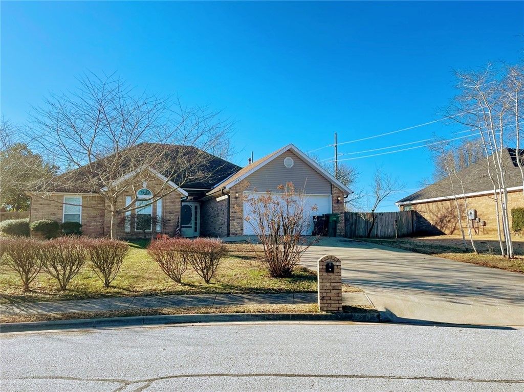 2905 Essex Place, Springdale, AR 72762