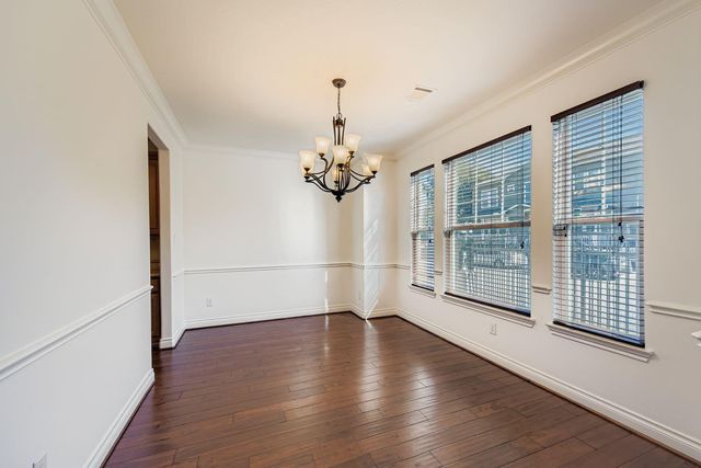 6621 N Main Street, Houston, TX 77009