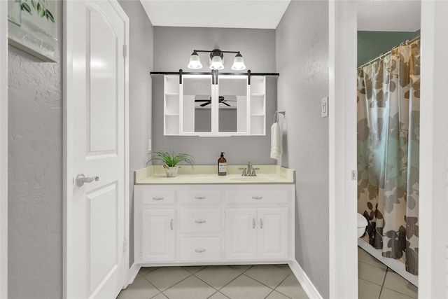 8811 Pheasant Drive, Chandler, TX 75758