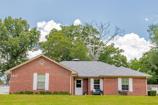 8811 Pheasant Drive, Chandler, TX 75758