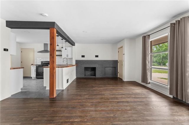 3710 S Sterling Avenue, Independence, MO 64052