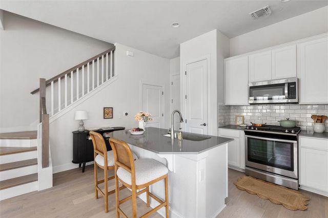 2906 Zach Scott ST, Austin, TX 78723