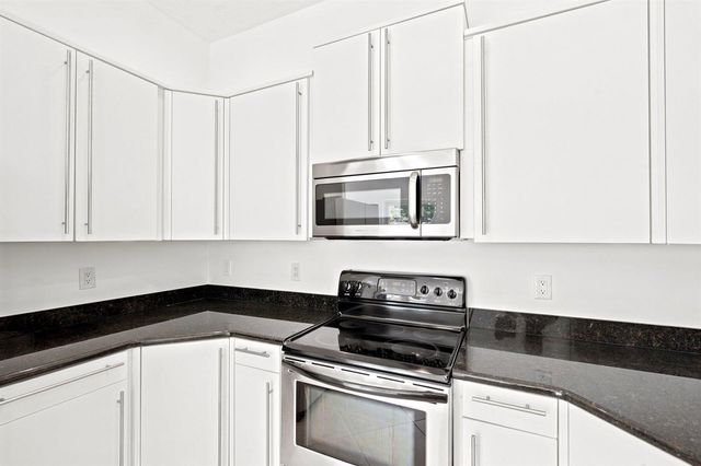 1224 NE 18th Avenue 1, Fort Lauderdale, FL 33304