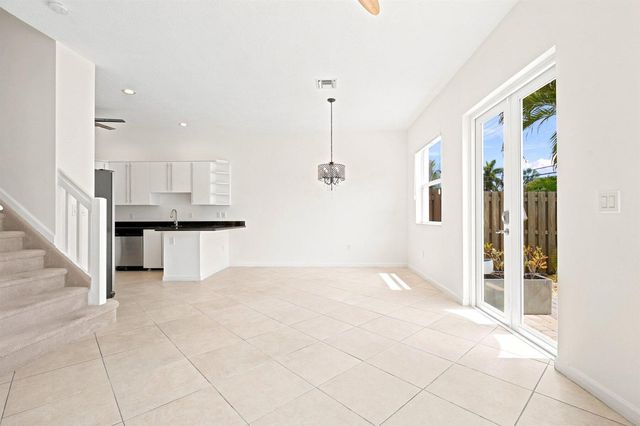1224 NE 18th Avenue 1, Fort Lauderdale, FL 33304