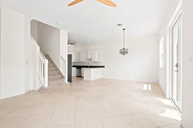 1224 NE 18th Avenue 1, Fort Lauderdale, FL 33304