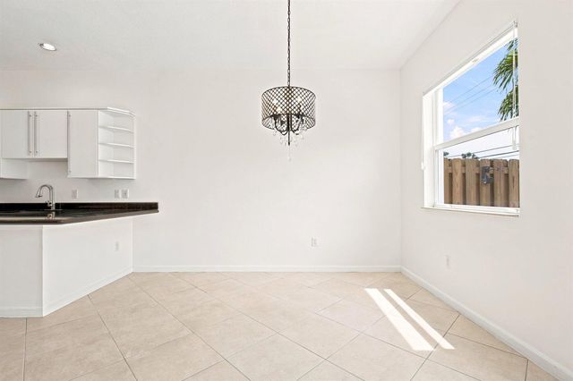 1224 NE 18th Avenue 1, Fort Lauderdale, FL 33304