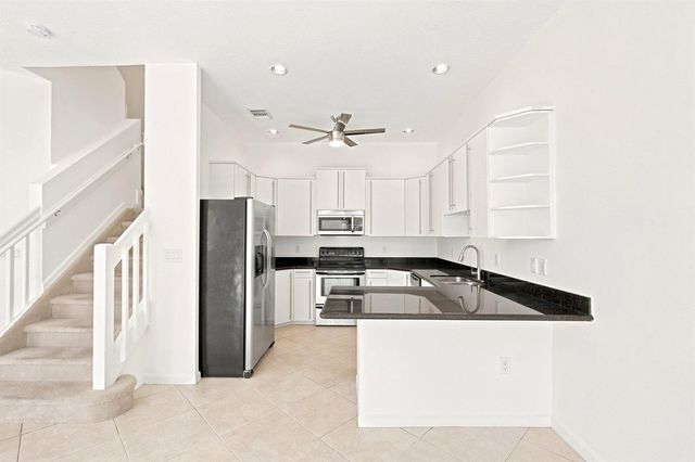 1224 NE 18th Avenue 1, Fort Lauderdale, FL 33304