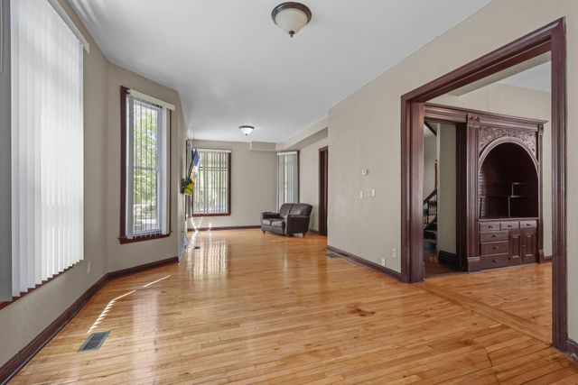 3021 Park Avenue S, Minneapolis, MN 55407