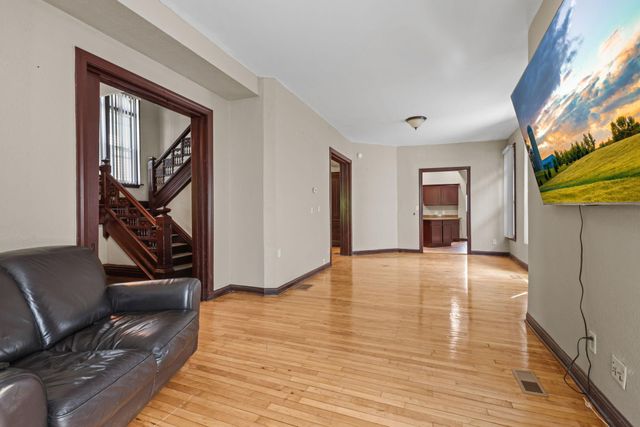 3021 Park Avenue S, Minneapolis, MN 55407