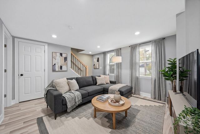 209 N Hunter Street, Thornton, IL 60476