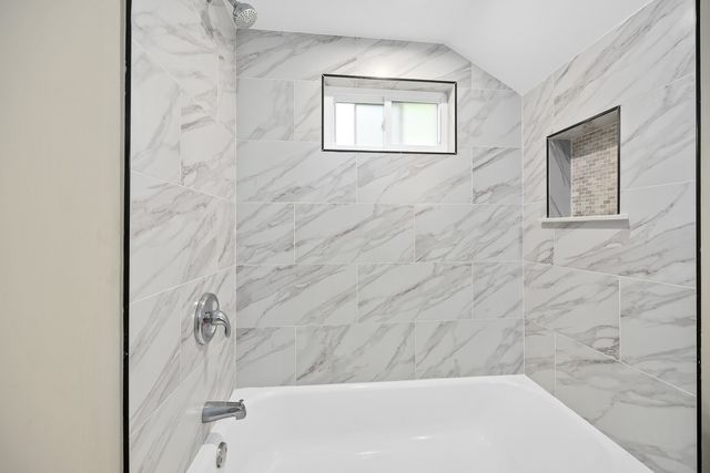 209 N Hunter Street, Thornton, IL 60476