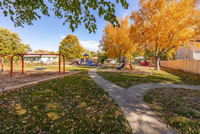 209 N Hunter Street, Thornton, IL 60476