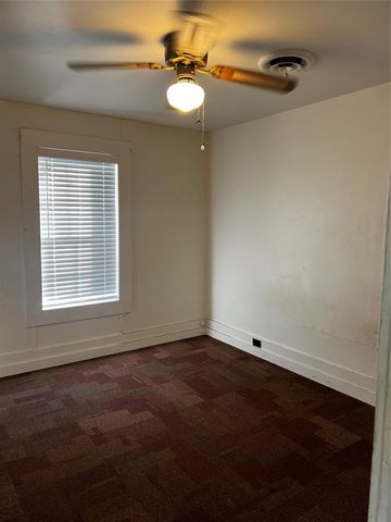 615 N Fourth St, Ganado, TX 77962