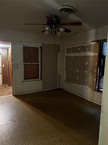 615 N Fourth St, Ganado, TX 77962