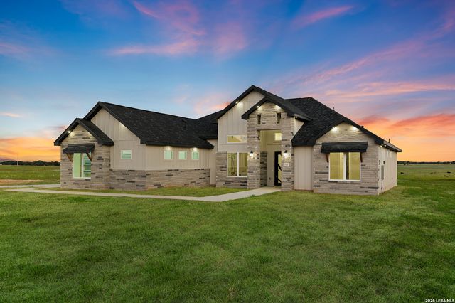 116 Pioneer Dr, La Vernia, TX 78121