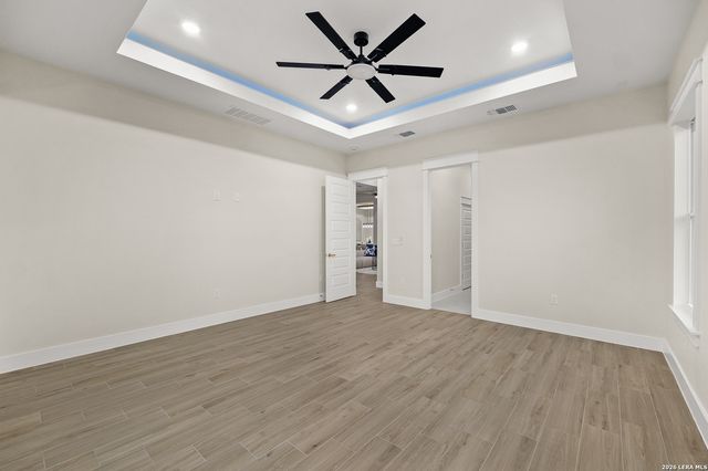 116 Pioneer Dr, La Vernia, TX 78121