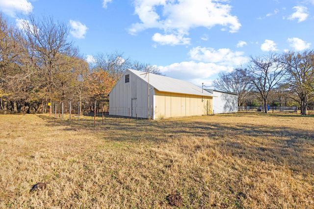 1111 County Road 243, Collinsville, TX 76233