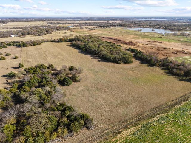 1111 County Road 243, Collinsville, TX 76233