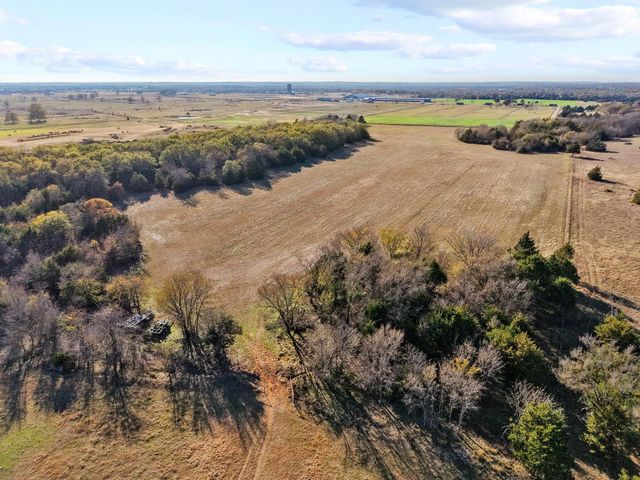 1111 County Road 243, Collinsville, TX 76233