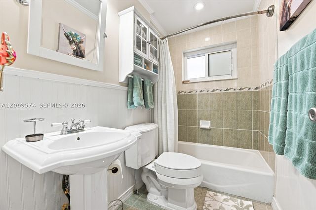 2250 NW 81st Ave, Sunrise, FL 33322