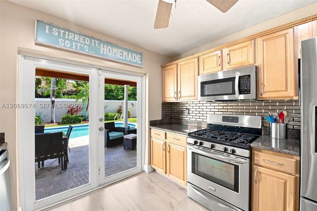 2250 NW 81st Ave, Sunrise, FL 33322