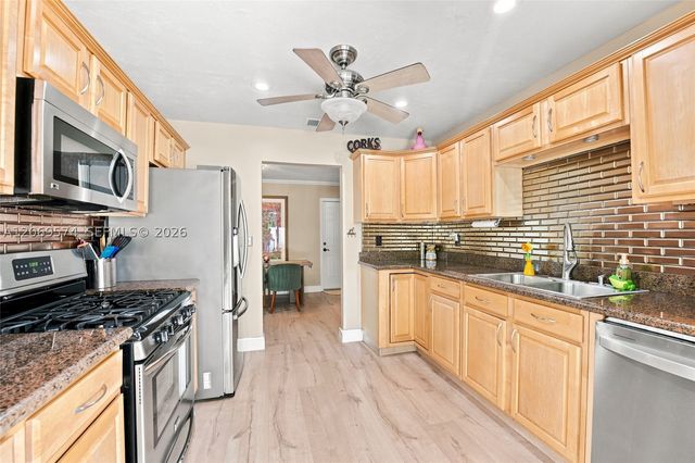 2250 NW 81st Ave, Sunrise, FL 33322
