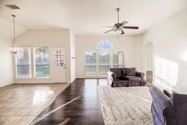 1230 Riverchase Drive, Richmond, TX 77469