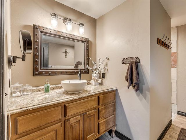 8801 Hartman Road, Noble, OK 73068