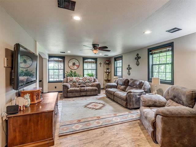 8801 Hartman Road, Noble, OK 73068