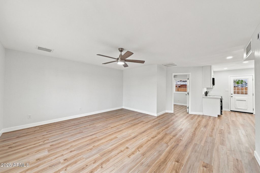 3730 W CACTUS WREN Drive, Phoenix, AZ 85051 — photo 4