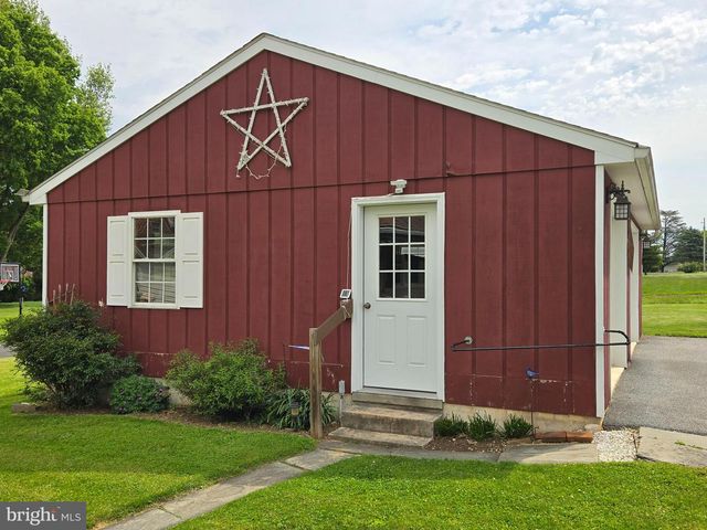 6327 LEMON ST, East Petersburg, PA 17520
