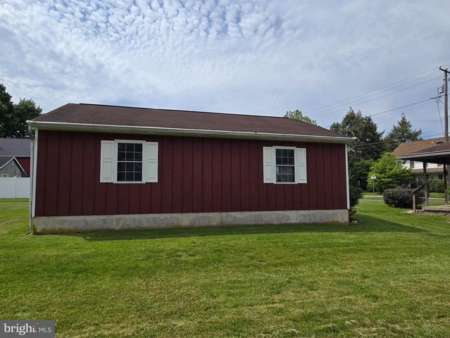6327 LEMON ST, East Petersburg, PA 17520