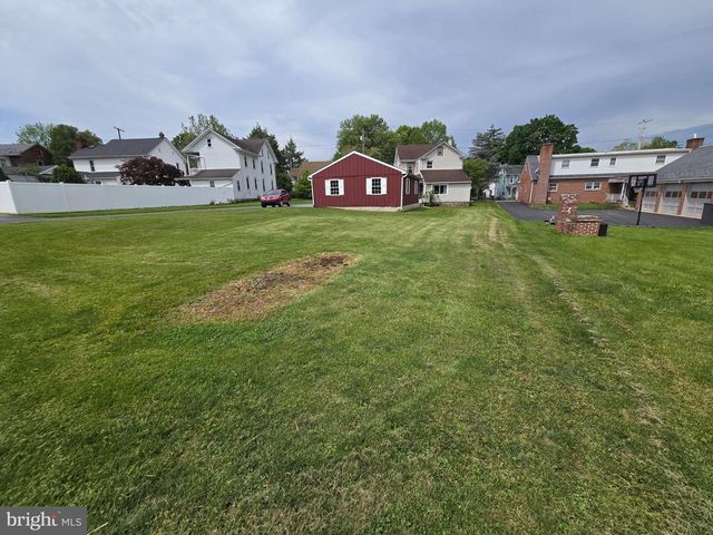 6327 LEMON ST, East Petersburg, PA 17520