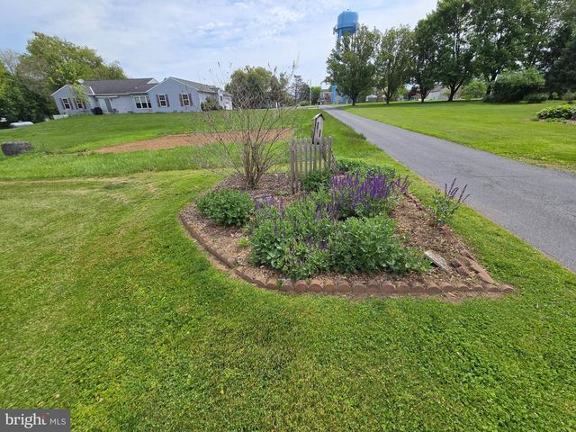 6327 LEMON ST, East Petersburg, PA 17520