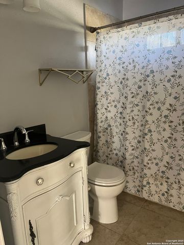 719 Venice, San Antonio, TX 78201