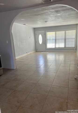 719 Venice, San Antonio, TX 78201