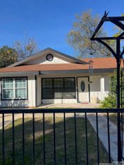 719 Venice, San Antonio, TX 78201