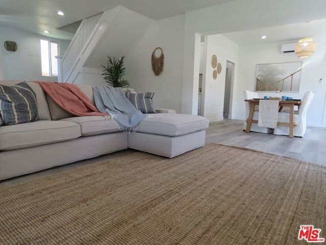 1587 W 35th Place, Los Angeles, CA 90018