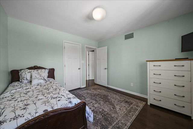 9212 Greenwood Avenue, Munster, IN 46321