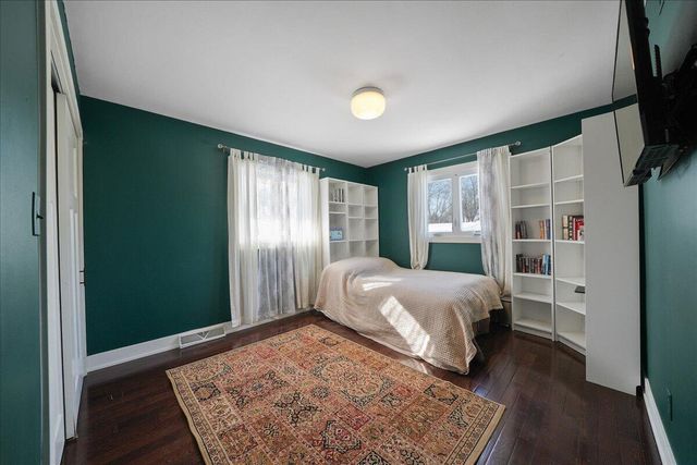 9212 Greenwood Avenue, Munster, IN 46321