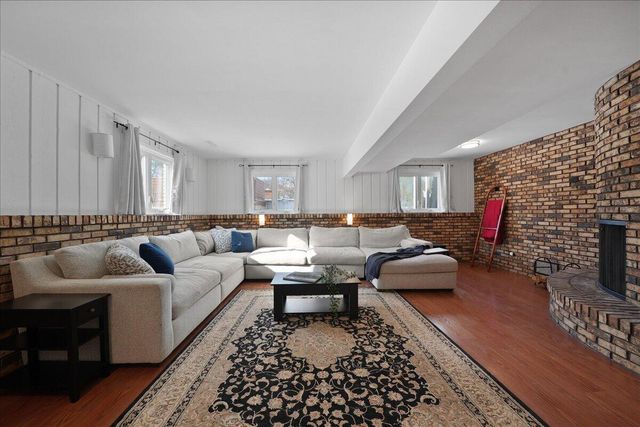 9212 Greenwood Avenue, Munster, IN 46321