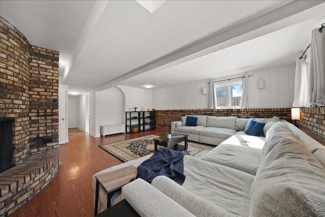 9212 Greenwood Avenue, Munster, IN 46321