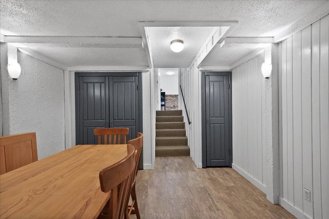 9212 Greenwood Avenue, Munster, IN 46321