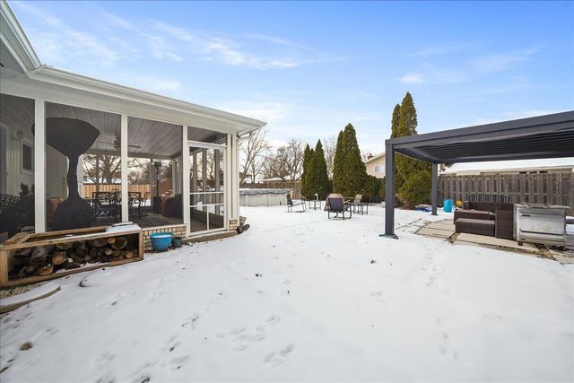 9212 Greenwood Avenue, Munster, IN 46321