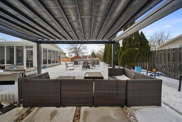 9212 Greenwood Avenue, Munster, IN 46321