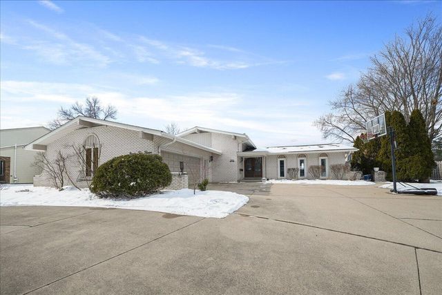 9212 Greenwood Avenue, Munster, IN 46321