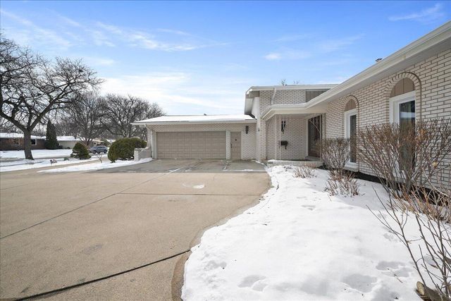 9212 Greenwood Avenue, Munster, IN 46321