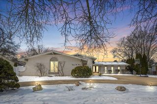 9212 Greenwood Avenue, Munster, IN 46321