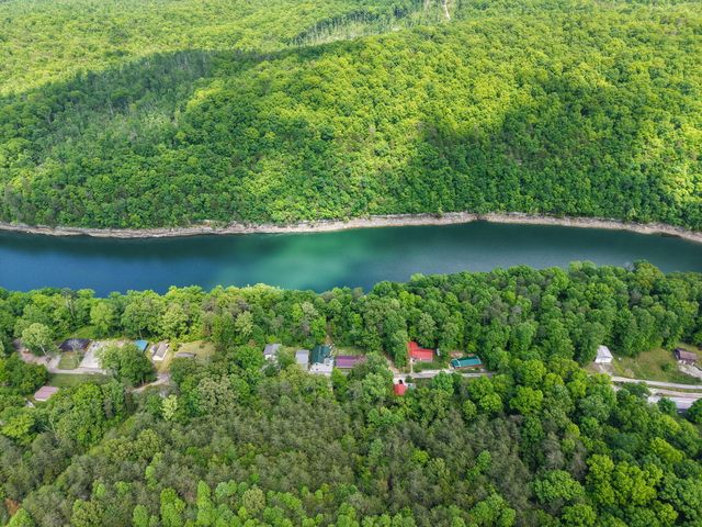 715 George Hardwick Drive, Bronston, KY 42518