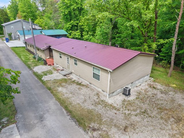 715 George Hardwick Drive, Bronston, KY 42518